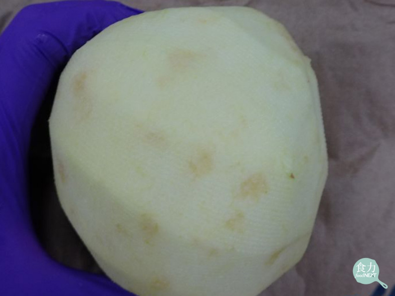 蘋果凹陷長斑點還能吃嗎?這不是爛掉而是「苦痘症」_img_1