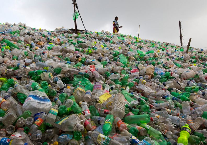 塑膠汙染遺臭萬年!研究證實:空無一人的山頂和海溝都有塑膠垃圾_img_3