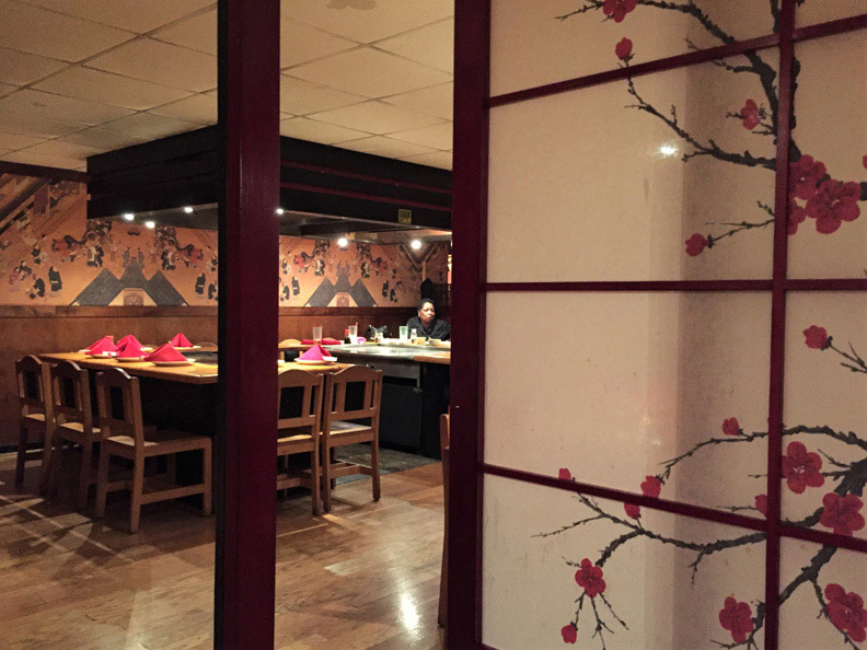 洋蔥火山？美國的日式鐵板燒：視覺與聽覺的饗宴_img_1