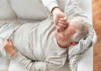 反覆發燒、夜間盜汗…恐怕非老化，而是「慢性淋巴性白血病」