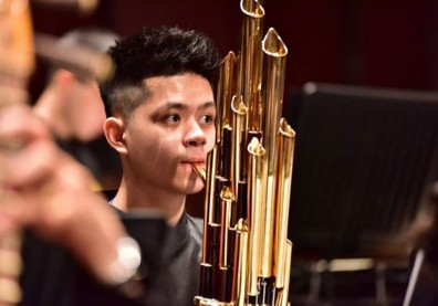 跨越失聰阻礙，19歲邱彥瑄以笙樂演奏登上台中歌劇院