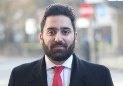 英國會改選，25歲伊朗裔年輕人將拉下首相強森？