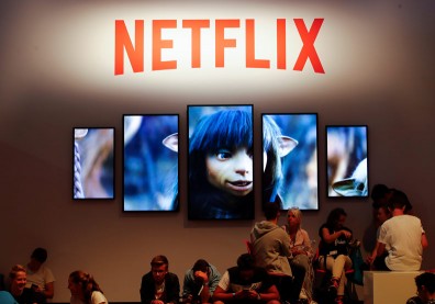 Netflix訂閱數下滑13％，串流影音平台興起併購潮