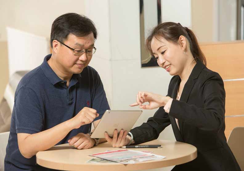 專家建議，保戶從填寫要保文件到變更資料等，都必須簽字填寫並簽名。壽險業提供