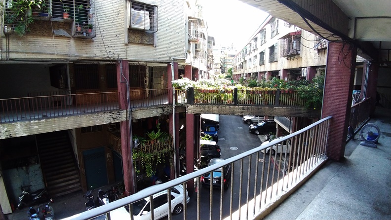 漫遊台北存在最久、也最富設計韻味的「華江社區天橋」_img_3