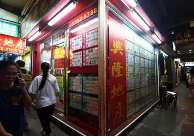 香港房價、房租狂飆16年，連豬棚、鴨寮都改裝住人