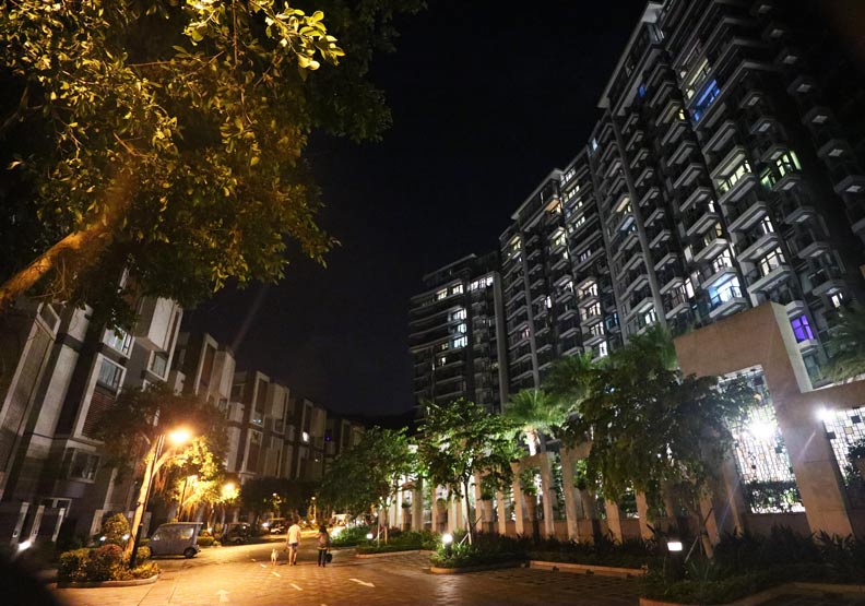 香港房價、房租狂飆16年,連豬棚、鴨寮都改裝住人_img_5