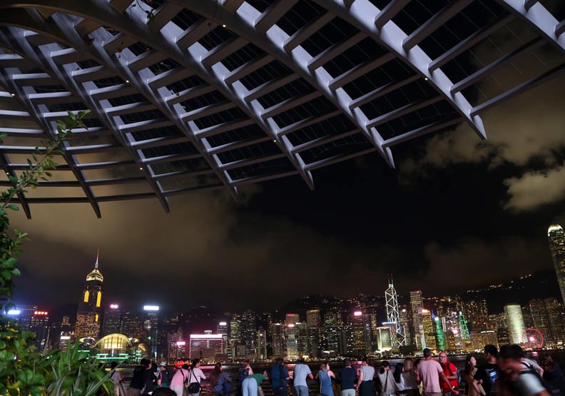 香港有人住每坪4000萬台幣豪宅;有人住0.4坪棺材房_img_6