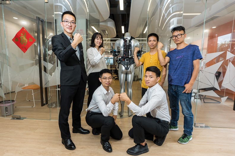 來自南京的學生創業家,要幫農民和工人披上鋼鐵裝_img_3