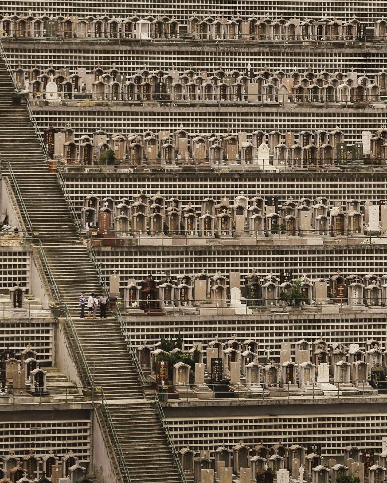 不只活人居住空間狹窄！香港骨灰罈位最少得排7年_img_1