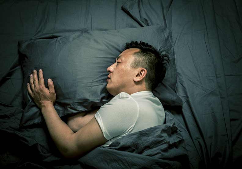 翻來覆去睡不著？訓練大腦抗壓讓身體「順利關機」