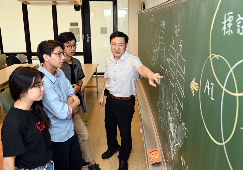 清大今（20日）發表國內第一套使用「自然語言處理技術」AI人工智慧協助家事判決預測系統。清大提供