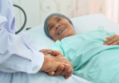 不只減少癌症治療副作用？研究：中西醫合併治療可減少31%死亡率