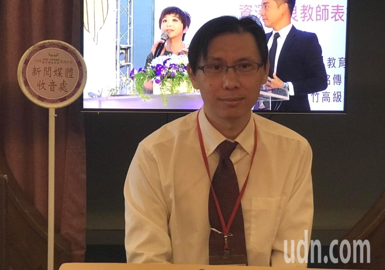 在越南胡志明市台灣學校教科學的程瑋昱今天獲頒師鐸獎。聯合新聞網提供