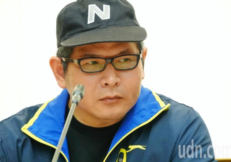 普悠瑪司機尤振仲首度出面召開記者會，泣訴台鐵惡意欺騙。聯合新聞網提供