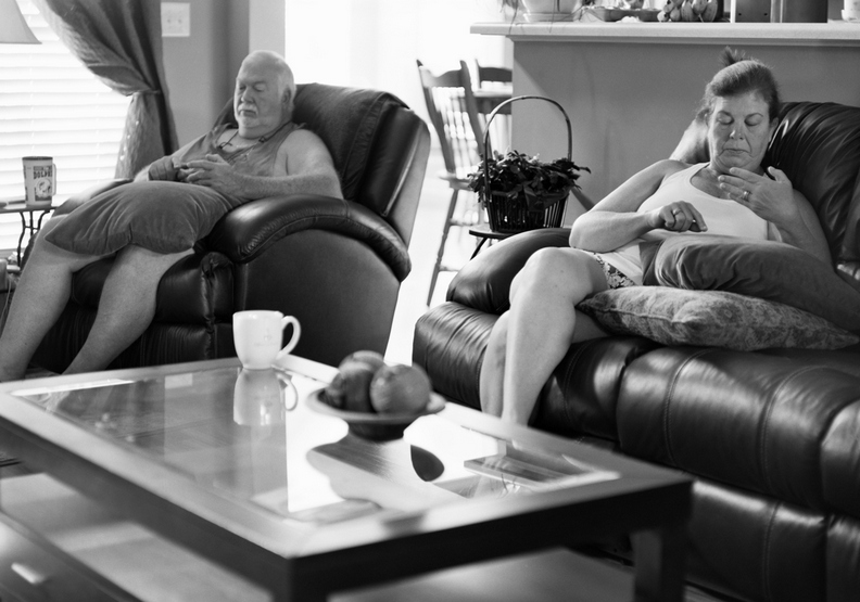 沒有手機的世界?攝影師揭露人們最荒謬空虛的一面_img_9