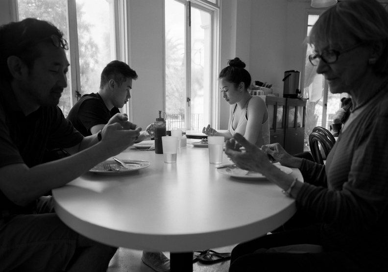 沒有手機的世界?攝影師揭露人們最荒謬空虛的一面_img_2