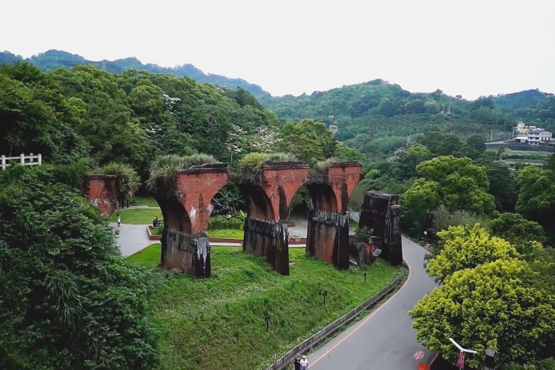 無人機可運用於行銷觀光休閒等多元用途。