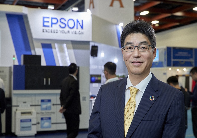 （圖說：精工愛普生經營企畫部部長 水野徹也 / 圖片提供：Epson。）
