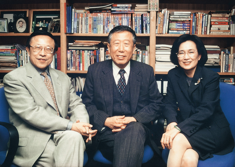 當代社會中的典範人物 ——張作錦筆耕出自己的成就_img_1