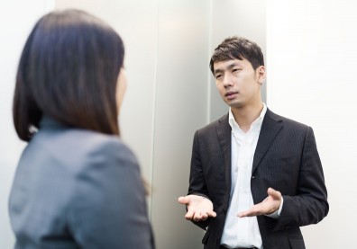 貴人，不是用「跪」來的！
