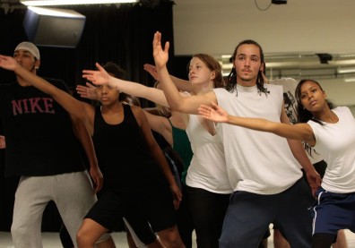 賺飽學費又賺影響力，英國再度放寬留學生居留限制