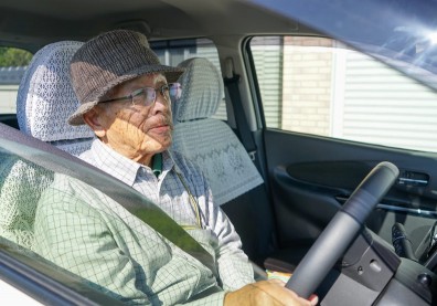 「認知症老人飛彈」傷害自己，危及他人