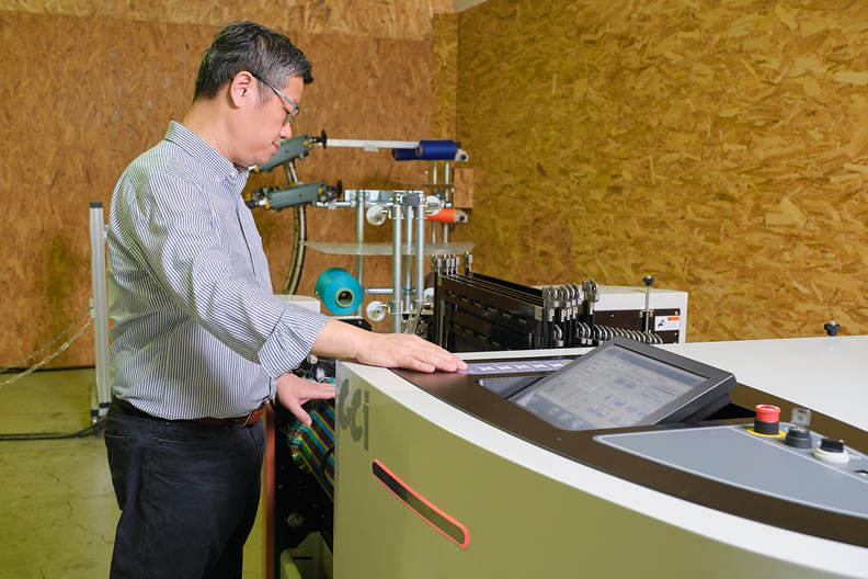 碩奇科技 全自動梭織打樣機改變產業生態_img_2