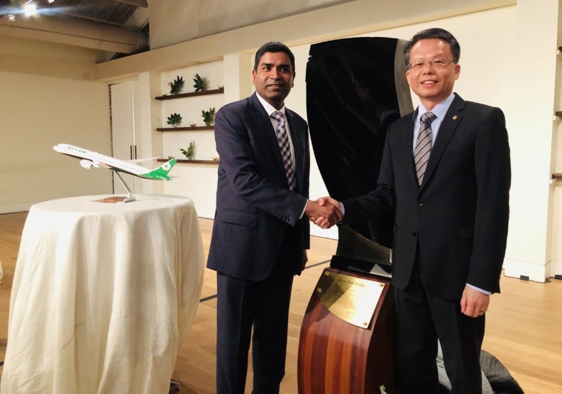 航空兄弟較勁！長榮推吳季剛二代睡衣迎戰星宇時尚制服？_img_1