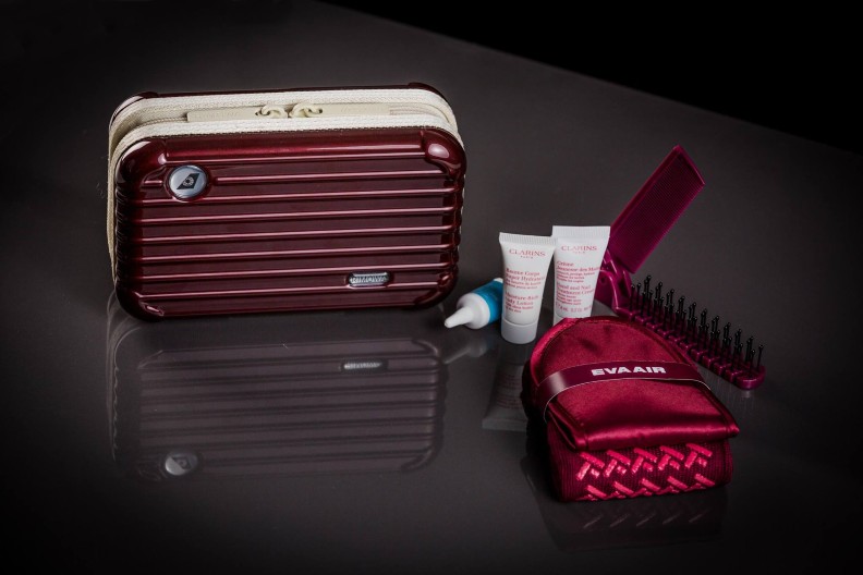 航空兄弟較勁！長榮推吳季剛二代睡衣迎戰星宇時尚制服？_img_3