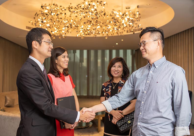 專家建議可尋求理財諮詢服務，盡早規劃、贏得財富自由。