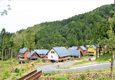 到底是誰讓「台灣的合掌村」變成垃圾場？