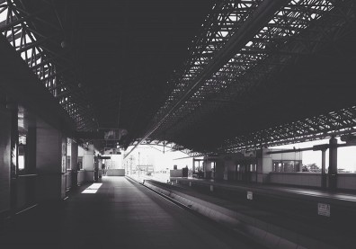 〈逆旅〉：掙扎的初戀，生命不盡能承受的愛戀重負