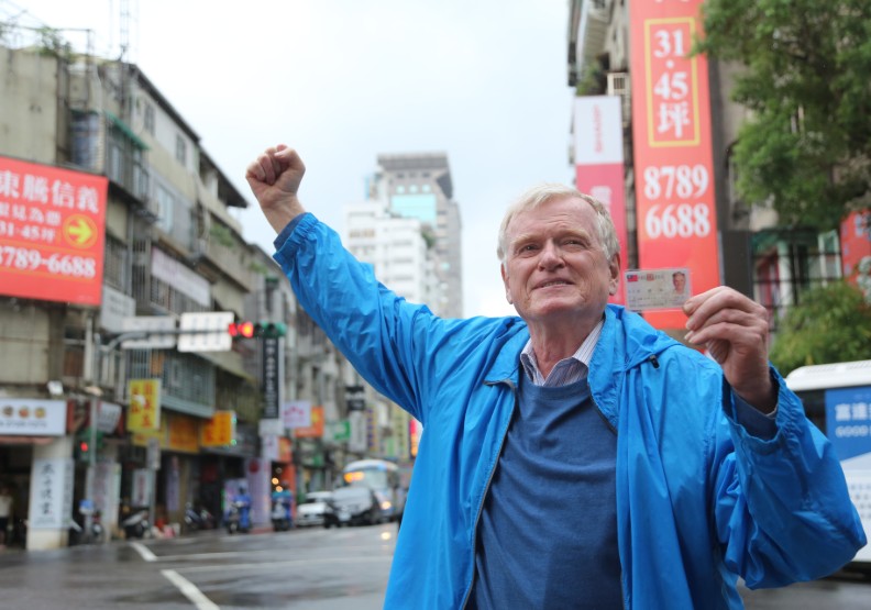 圖／剛拿到中華民國國籍的史康迪（Curtis Smith）。