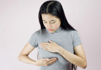 摸到乳房有硬塊，是乳癌嗎？不會痛、位置固定要當心！