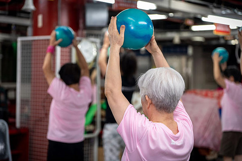 平均72歲的運動班!Ruby老師用同理心帶爺奶「活躍老化」_img_2