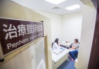 放下對病情的假設好好聆聽病人，因為他正在告訴你診斷結果