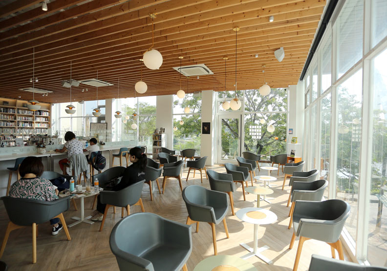 漫步安平運河，遇見台南最美書店「烏邦圖」_img_10