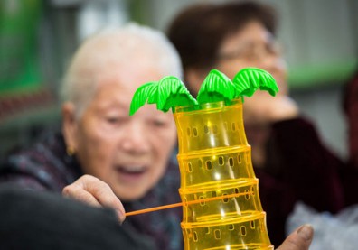 桌遊豐富樂齡生活，還能訓練長輩記憶力、強化認知功能
