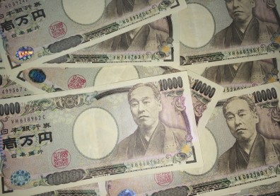 哈日族換匯、刷卡雙頭賺，八張現金回饋逾3％神卡出列