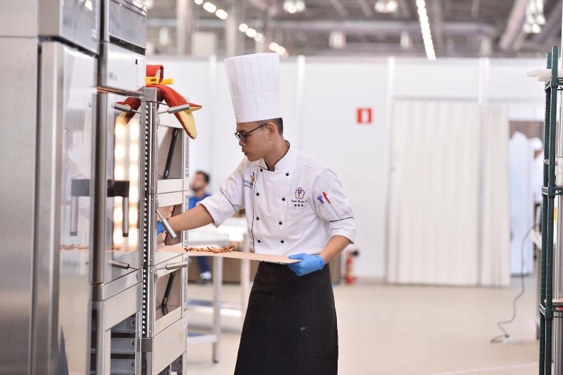 台灣技職響徹俄羅斯！21歲謝協益勇奪首面麵包製作金牌_img_2