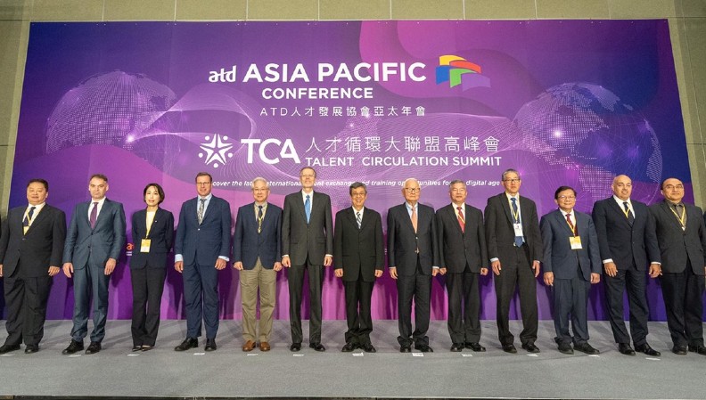 張忠謀勉勵台大畢業生:別以為考上台大就是人生巔峰_img_1