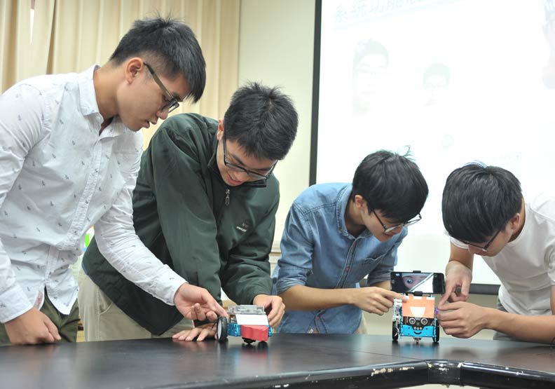 許多企業賺錢的秘密武器：無薪實習生_img_1