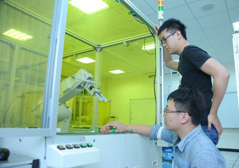 許多企業賺錢的秘密武器：無薪實習生_img_2