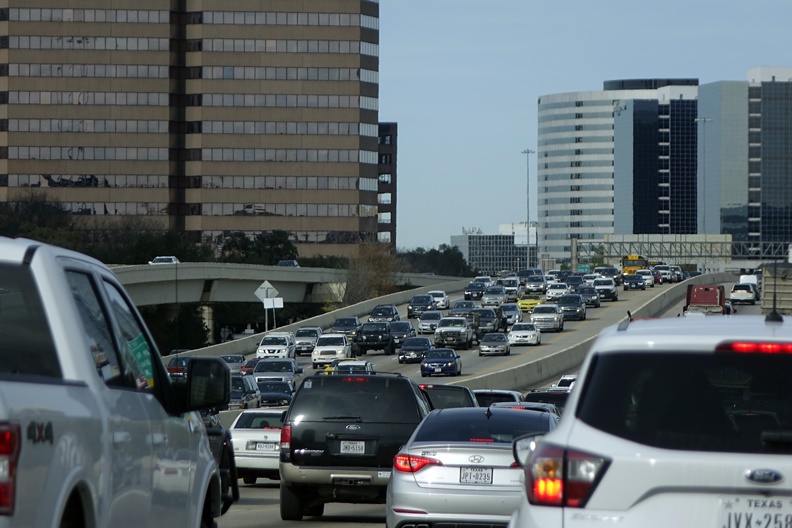 《小丑》和《你的名字》,片中透露的美日都會文化差異_img_2