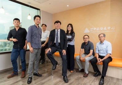 建立地方光榮感，把人黏在故鄉