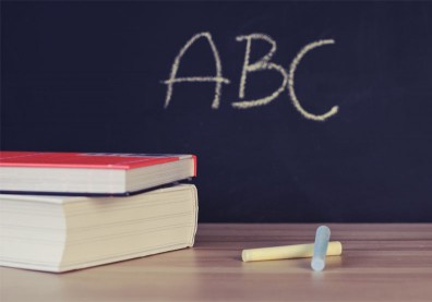 日本力拚「說英文」！教長一句「窮就接受不公平」引爆眾怒