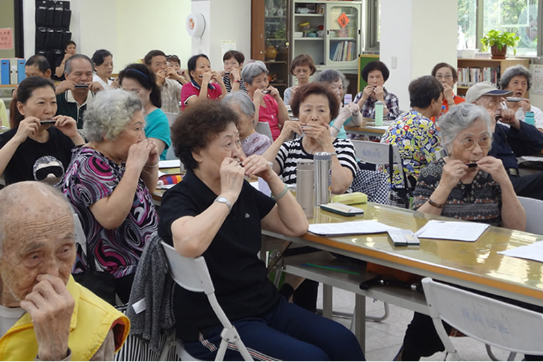 福喜緣日照中心、龍岡社區照顧關懷據點使老人有依託、樂在學習_img_2