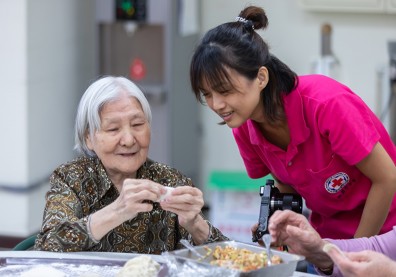 福喜緣日照中心、龍岡社區照顧關懷據點使老人有依託、樂在學習