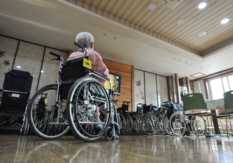 北北桃醫院、長照機構17日前禁止探視！陪病及陪伴者限一人